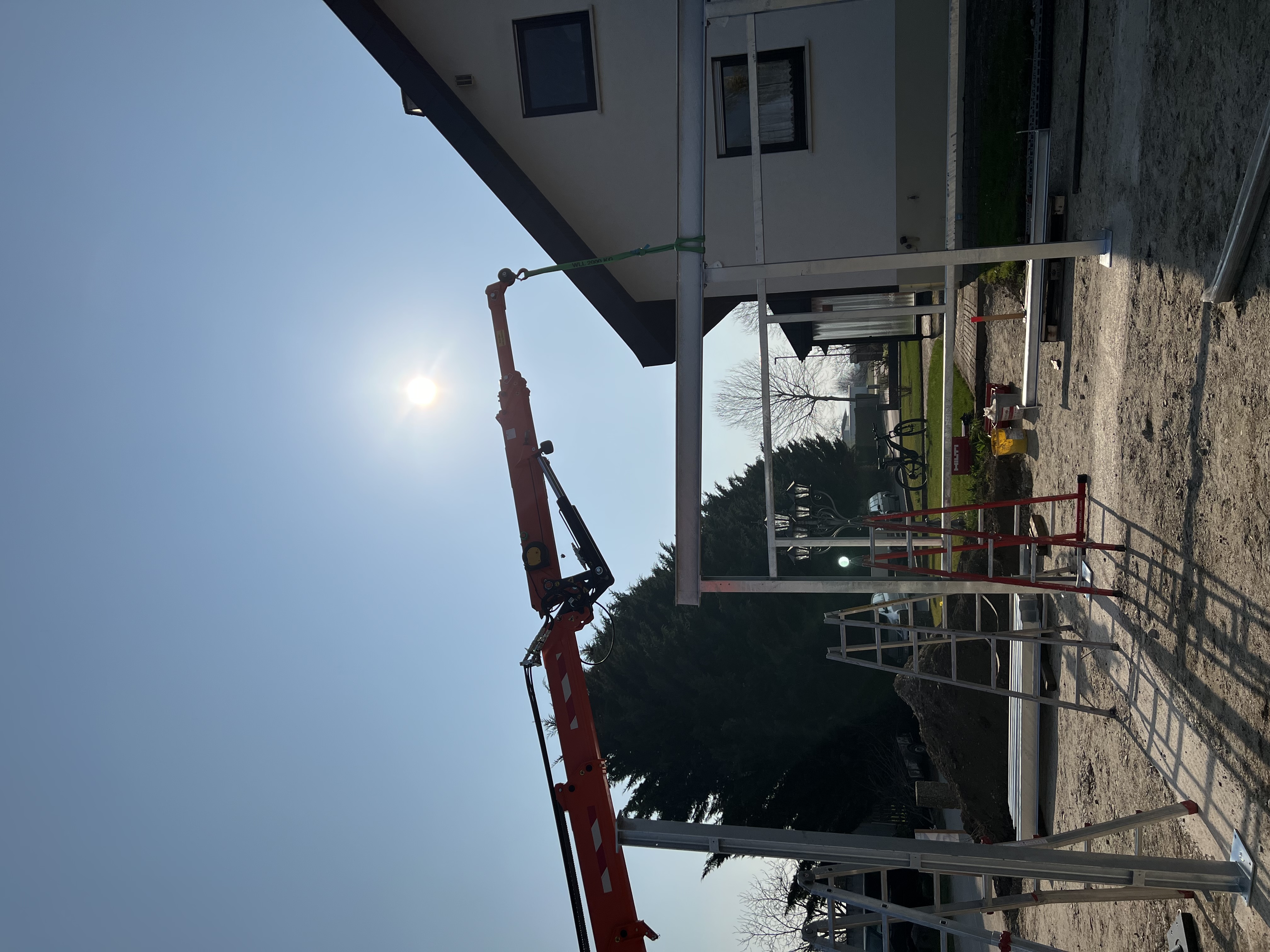 Aufbau Stahlhallenelemente mit Minikran
